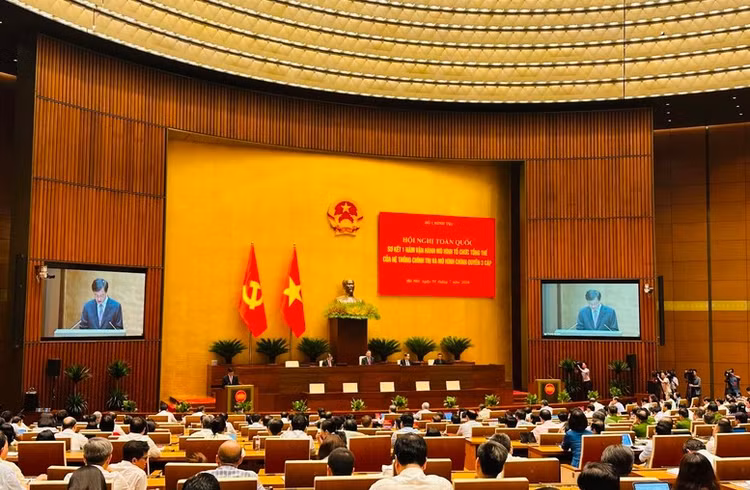 Đồng chí Nguyễn Duy Ngọc nêu rõ qua 1 năm vận hành mô hình mới đã khẳng định tính ưu việt so với mô hình cũ, thể hiện tính đúng đắn, là bước phát triển về lý luận và thực tiễn - Ảnh: VGP/Nhật Bắc