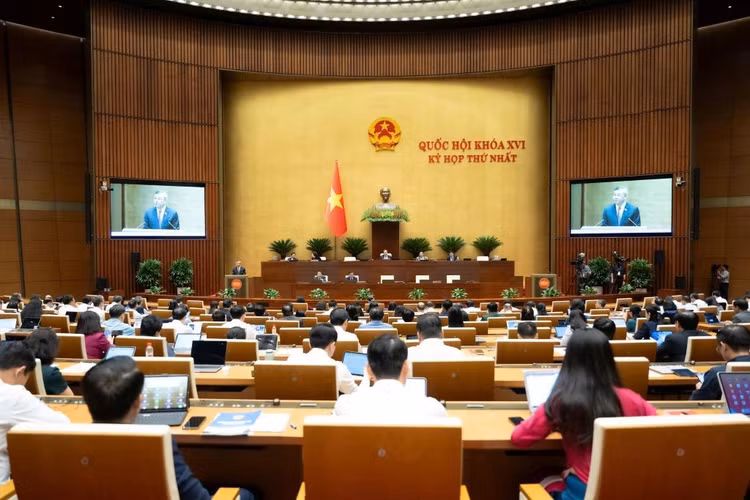 Quốc hội nghe Bộ trưởng Bộ Tài chính Ngô Văn Tuấn giải trình