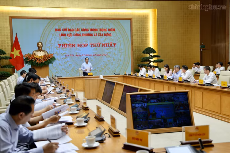 Cùng với yêu cầu đẩy nhanh tiến độ, Phó Thủ tướng Thường trực đặc biệt lưu ý phải bảo đảm chất lượng công trình, không vì tiến độ mà ảnh hưởng đến chất lượng - Ảnh: chinhphu.vn/Phương Nguyên