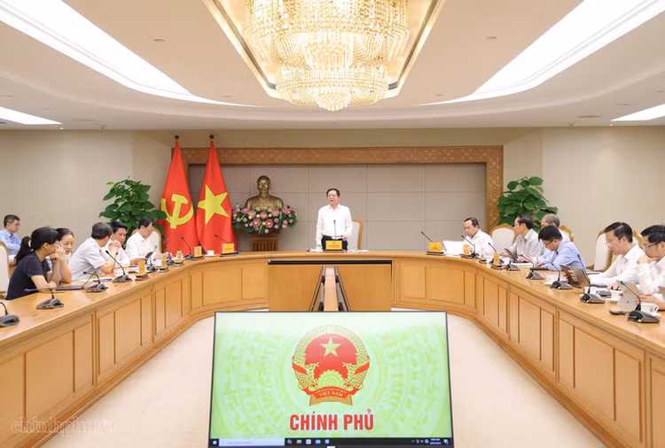 Phó Thủ tướng Hồ Quốc Dũng chủ trì cuộc họp chuyên đề về tiến độ triển khai các nhiệm vụ phát triển công nghệ chiến lược - Ảnh: chinhphu.vn/Gia Huy