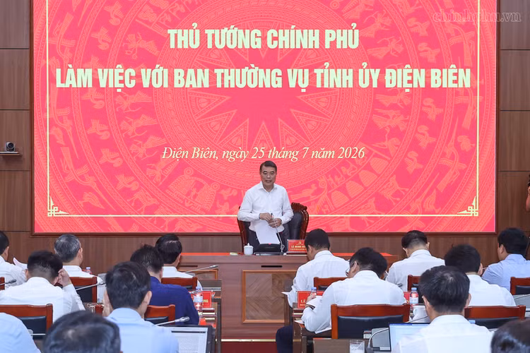 Thủ tướng: Điện Biên có những khó khăn về hạ tầng, điều kiện khách quan thì phải bù lại bằng năng lực cạnh tranh, năng lực xử lý điều hành của chính quyền - Ảnh: VGP/Nhật Bắc