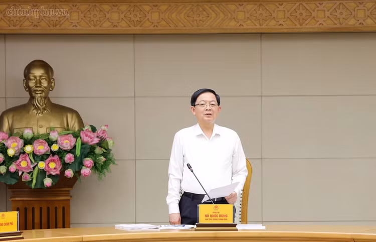 Phó Thủ tướng yêu cầu tiếp tục rà soát toàn bộ dự thảo Nghị định theo hướng phân cấp mạnh, rõ thẩm quyền, rõ trách nhiệm và rõ kết quả đầu ra - Ảnh: chinhphu.vn/Gia Huy