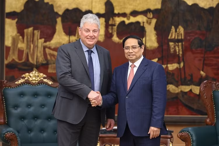 Thủ tướng Phạm Minh Chính tiếp lãnh đạo Tập đoàn bán dẫn hàng đầu thế giới - Ảnh: VGP/Nhật Bắc