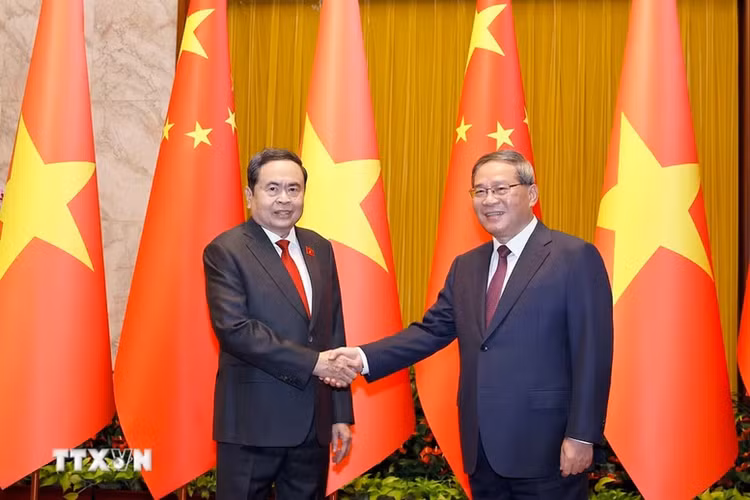 Chủ tịch Quốc hội Trần Thanh Mẫn và Thủ tướng Trung Quốc Lý Cường - Ảnh: TTXVN