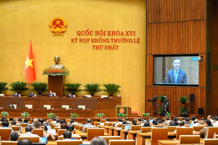 Quốc hội nghe báo cáo về việc tách Dự án điện hạt nhân Ninh Thuận thành các dự án độc lập - Ảnh: chinhphu/Nhật Bắc
