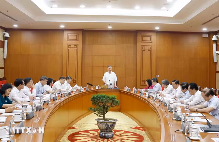 Tổng Bí thư, Chủ tịch nước Tô Lâm chủ trì buổi làm việc với Đảng ủy Chính phủ và các bộ, ngành liên quan về tình hình triển khai thực hiện Chỉ thị số 34-CT/TW ngày 24/5/2024 của Ban Bí thư - Ảnh: TTXVN