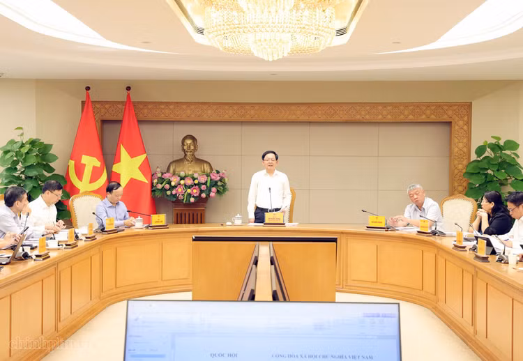 Phó Thủ tướng Hồ Quốc Dũng chủ trì cuộc họp với các bộ, cơ quan liên quan về dự án Luật Đất đai (sửa đổi) - Ảnh: chinhphu.vn/Gia Huy