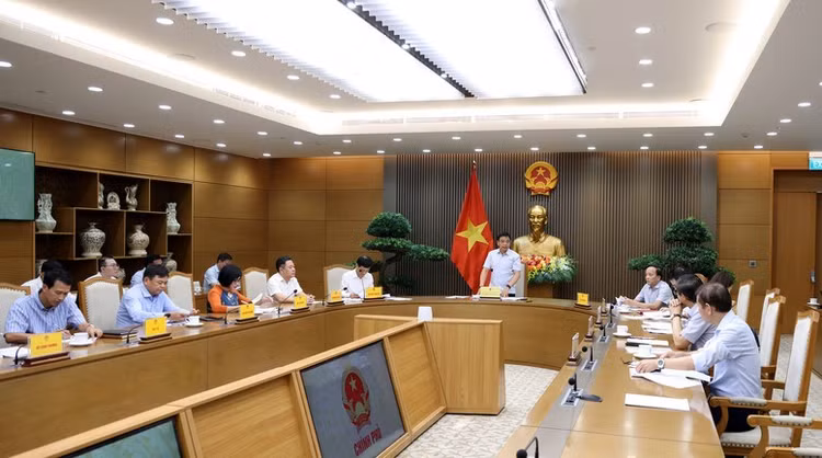 Phó Thủ tướng Nguyễn Văn Thắng chủ trì cuộc họp - Ảnh: VGP/Đức Tuân