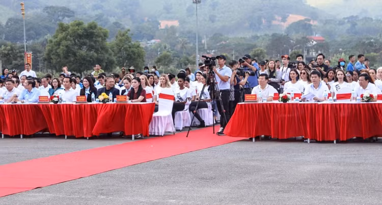 Lãnh đạo tỉnh Vĩnh Phúc cùng các đại biểu tham dự Lễ phát động trồng cây năm 2023