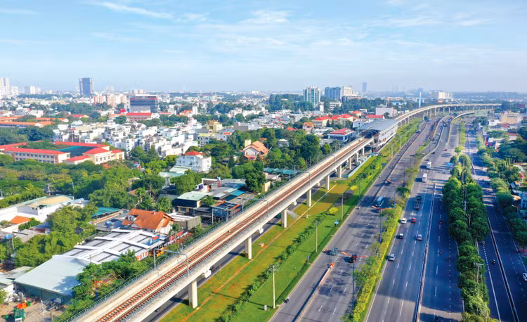 TP.HCM và Hà Nội đều chung định hướng đầu tư các tuyến đường sắt đô thị gắn với mô hình TOD. Ảnh: Lê Tiên