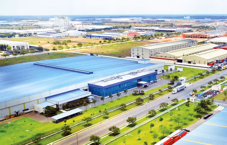 Thúc đẩy sản xuất xanh, hình thành khu công nghiệp sinh thái không chỉ giúp doanh nghiệp tăng sức cạnh tranh, mà còn làm tăng sức hấp dẫn đối với các nhà đầu tư nước ngoài vào Việt Nam. Ảnh: Lê Tiên