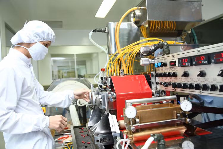 Doanh nghiệp dược phẩm trong nước hiện mới đảm bảo được 46% tổng giá trị thị trường, còn lại phải nhập khẩu. Ảnh: Lê Tiên