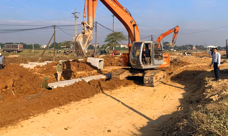 Gói thầu số 03 Thi công xây dựng đường liên xã Tân Văn - Đạ Đờn, huyện Lâm Hà có giá trúng thầu trên 126 tỷ đồng, giảm 285 triệu đồng so với giá dự toán. Ảnh minh họa: Nhã Chi
