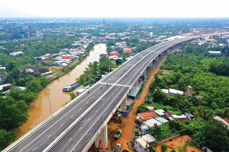 Việc ban hành quy chuẩn kỹ thuật quốc gia sẽ giúp cho công tác đầu tư, vận hành, bảo dưỡng cũng như nâng cấp đường cao tốc bài bản, thuận lợi hơn. Ảnh: Lê Tiên