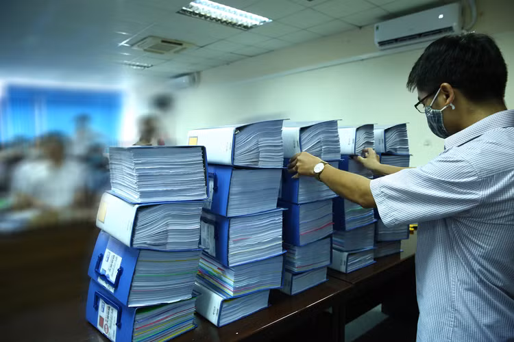 Gói thầu số 11 Thi công xây dựng và lắp đặt thiết bị công trình thuộc Dự án Đầu tư, nâng cấp các trường THCS trên địa bàn TP. Quảng Ngãi có 5 nhà thầu nộp hồ sơ dự thầu. Ảnh minh họa: Tiên Giang