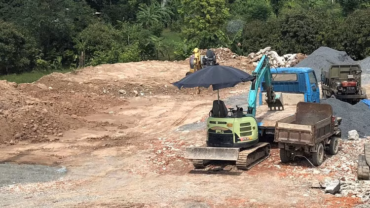 Việc yêu cầu quá chi tiết về diện tích, địa bàn bãi tập kết vật liệu thi công… là hạn chế sự tham gia của nhà thầu. Ảnh minh họa: Tiên Giang