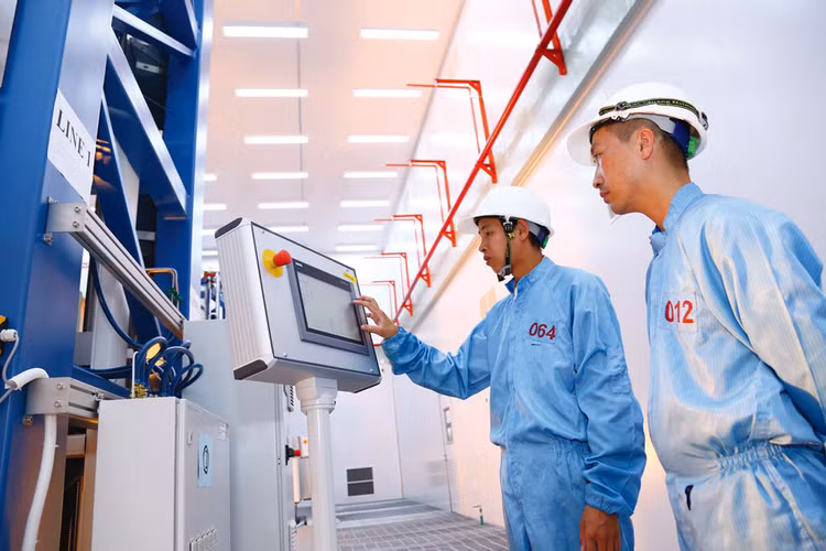 Việc đổi mới mô hình tăng trưởng giai đoạn 2021 - 2025 cần hướng tới một mô hình có thể tận dụng được những lợi thế của cách mạng công nghiệp 4.0. Ảnh: Lê Tiên