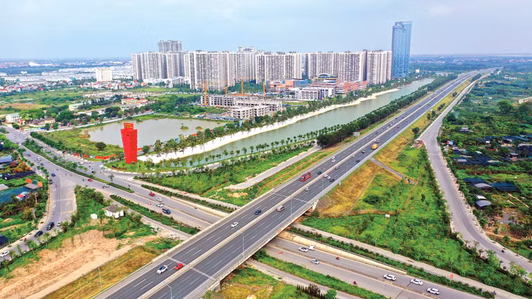 Tập trung nguồn lực cần thiết cho những dự án phát triển kết cấu hạ tầng chất lượng sẽ góp phần bảo đảm động lực tăng trưởng bền vững cho nền kinh tế. Ảnh: Lê Tiên