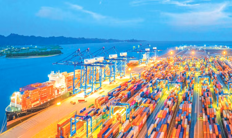 Kinh tế Việt Nam tăng trưởng cao trong 3 năm gần đây, góp phần cải thiện nhiều chỉ tiêu trên hành trình nâng hạng tín nhiệm quốc gia. Ảnh: Tiên Giang