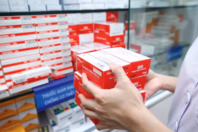 Ngày 26/9/2023, Bệnh viện Đa khoa tỉnh Bình Định sẽ đấu thầu qua mạng 3 gói thầu có 1.244 mặt hàng thuốc với tổng dự toán hơn 1.105 tỷ đồng. Ảnh: Nhã Chi