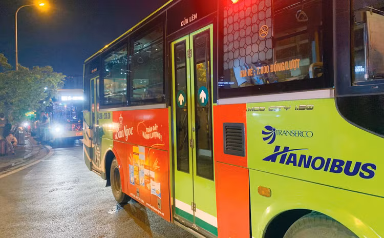 Tổng công ty Vận tải Hà Nội trúng 4 gói thầu với tổng giá gói thầu 603,539 tỷ đồng, tổng giá trúng thầu 603,4 tỷ đồng. Ảnh: Lê Tiên