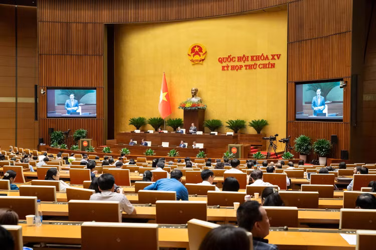 Phó Chủ tịch Quốc hội Nguyễn Khắc Định điều hành phiên họp