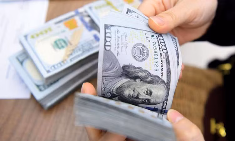 Việc Cục Dự trữ Liên bang Mỹ có thể duy trì lãi suất cao ảnh hưởng đến thị trường tài chính toàn cầu