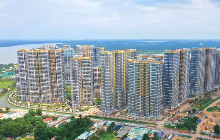 Doanh nghiệp bất động sản cần tiếp tục tái cơ cấu đầu tư, sản phẩm, đặc biệt là nhà ở thương mại hướng đến nhu cầu thực. Ảnh: Lê Tiên