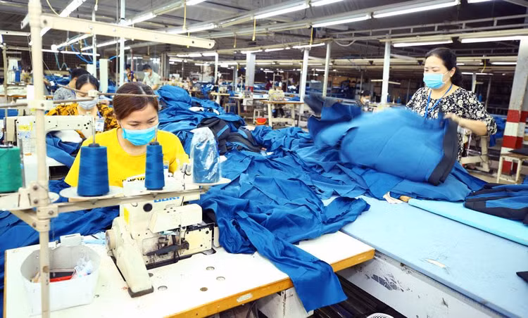 Trong tháng 4, chỉ số phát triển sản xuất công nghiệp (IIP) tiếp tục duy trì xu thế tăng so với tháng trước và tăng 9,4% so với cùng kỳ năm 2021. Ảnh: Lê Tiên