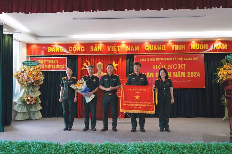 Nhiều tập thể, cá nhân tiêu biểu thuộc Công ty TECAPRO được tuyên dương, khen thưởng tại Hội nghị Quân chính năm 2024