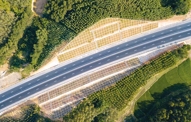 Tuyến cao tốc cửa khẩu Hữu Nghị - Chi Lăng có chiều dài khoảng 43 km, sơ bộ tổng mức đầu tư 10.620 tỷ đồng. Ảnh minh họa: Việt Minh