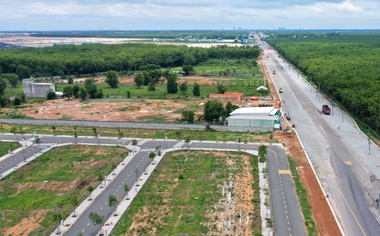 Luật Đất đai 2024 có nhiều thay đổi trong việc xác định giá đất bồi thường giải phóng mặt bằng, hỗ trợ, tái định cư. Ảnh minh họa: Nhã Chi