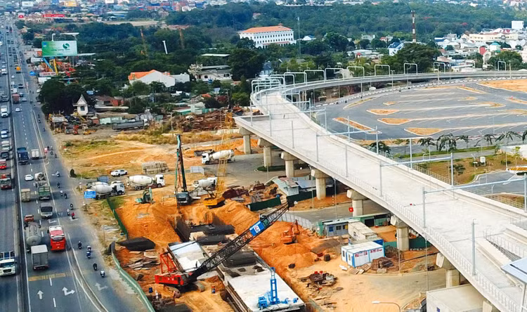 Thu hút vốn tư nhân thông qua phương thức PPP là giải pháp được kỳ vọng bù đắp thiếu hụt nguồn lực cho đầu tư phát triển kết cấu hạ tầng trong giai đoạn tới. Ảnh minh họa: Lê Tiên
