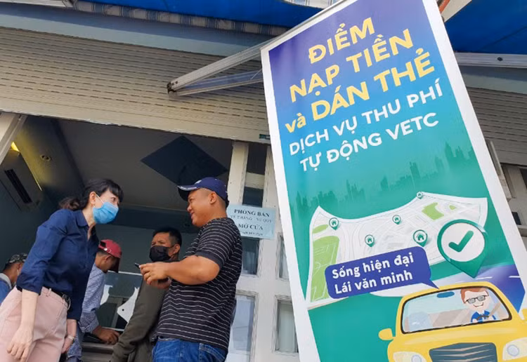 Hiện cả nước có 111 trạm thu phí tự động không dừng, gồm 76 trạm của Giai đoạn 1 Dự án Thu phí sử dụng đường bộ không dừng và 35 trạm của Giai đoạn 2. Ảnh: Song Lê