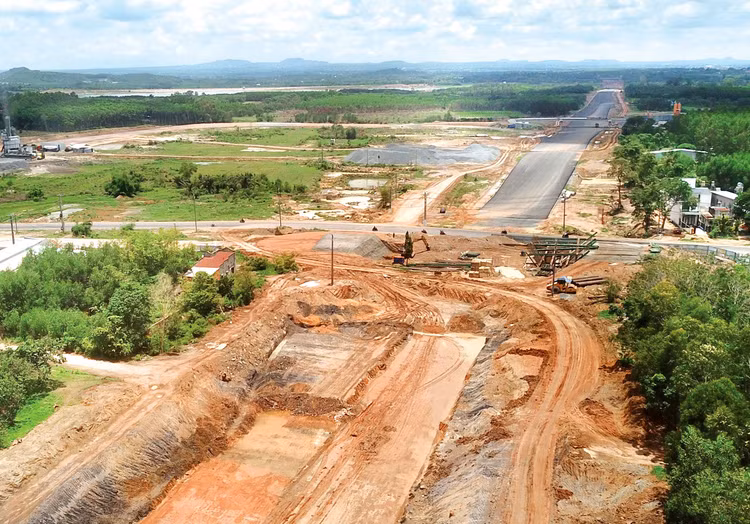 Nhiều mỏ khoáng sản đã được quy hoạch, nằm trong kế hoạch khai thác nhưng chưa xong thủ tục để cung cấp cho nhà thầu thi công đường cao tốc. Ảnh minh họa: Lê Tiên