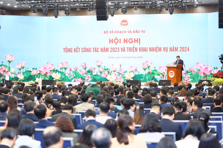 Hội nghị tổng kết công tác năm 2023 và triển khai nhiệm vụ năm 2024 của Bộ Kế hoạch và Đầu tư sáng 11/1/2024. Ảnh: Lê Tiên