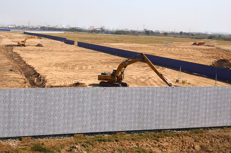 Gói thầu xây lắp của Dự án Hạ tầng kỹ thuật khu tái định cư số 1 Phước Hưng, huyện Long Điền (Bà Rịa - Vũng Tàu) có 3 nhà thầu tham dự. Ảnh minh họa: Nhã Chi
