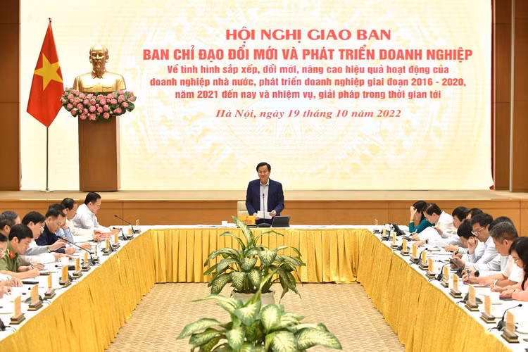 Phó Thủ tướng Lê Minh Khái chủ trì Hội nghị giao ban Ban Chỉ đạo Đổi mới và phát triển doanh nghiệp. Ảnh: Quang Thương
