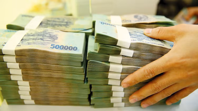 Sau 11 tháng, tổng thu ngân sách nhà nước ước đạt 1.260,9 nghìn tỷ đồng, bằng 83,4% dự toán năm 2020. Ảnh: Lê Tiên