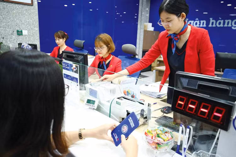 Năm 2022, nhiều khả năng lãi suất có thể tăng nhưng mức biến động sẽ không lớn. Ảnh: Lê Tiên