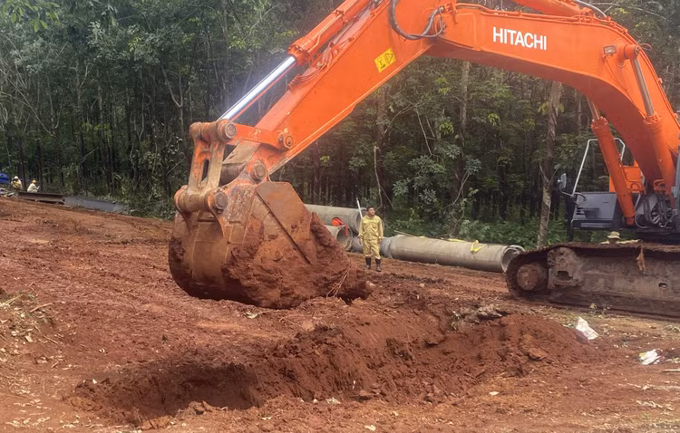 Nhiều địa phương gặp khó khăn trong việc bố trí vốn cho các dự án giao thông trọng điểm. Ảnh: Ngọc Tuấn