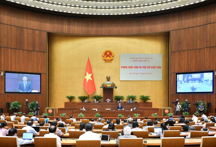 Phiên chất vấn và trả lời chất vấn nhóm vấn đề thuộc lĩnh vực của Bộ Tư pháp. Ảnh: Lâm Hiển