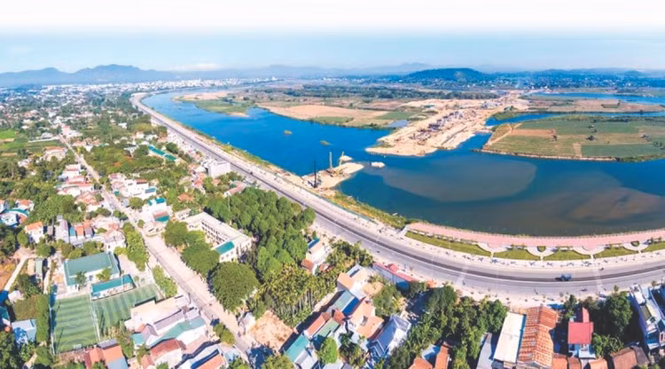 Quảng Ngãi phấn đấu là tỉnh phát triển khá của cả nước, có thu nhập bình quân đầu người ít nhất bằng mức bình quân của cả nước; nâng cao tính tự chủ và khả năng thích ứng với những biến động của nền kinh tế... Ảnh: Internet