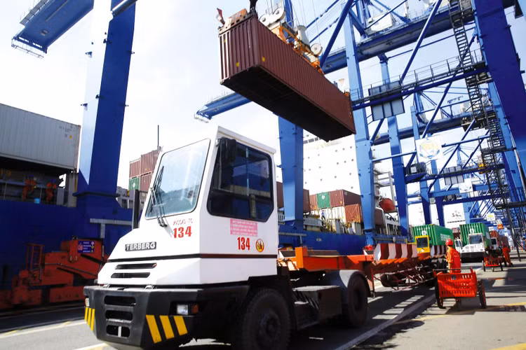 Tốc độ tăng tổng kim ngạch xuất khẩu năm 2020 đạt 7%, vượt mục tiêu được Quốc hội giao. Ảnh: Lê Tiên