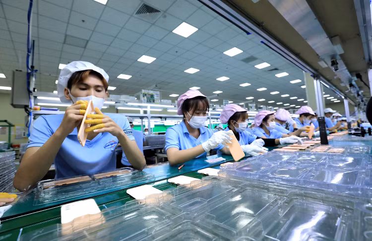 Các nhà đầu tư nước ngoài đã rót gần 2,54 tỷ USD vào ngành công nghiệp chế biến, chế tạo trong 2 tháng đầu năm 2024, tăng 16,8% so với cùng kỳ năm trước. Ảnh: Tuấn Anh