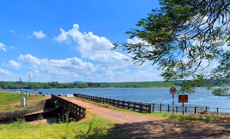 Công ty TNHH MTV Khai thác công trình thủy lợi Đồng Nai vừa lựa chọn được nhà thầu thực hiện Gói thầu số 05 (xây dựng) Cải tạo, sửa chữa hồ Sông Mây, huyện Trảng Bom. Ảnh: Trọng Trung