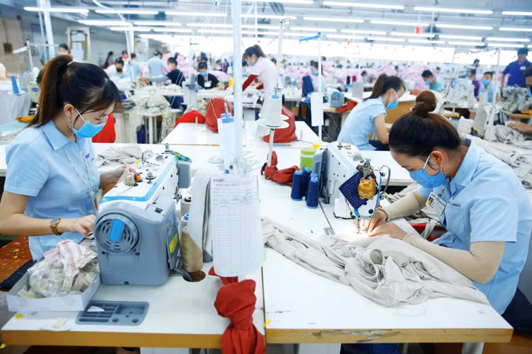 Hiệp hội Dệt may Việt Nam dự báo giá trị xuất khẩu hàng dệt may năm 2021 có thể đạt khoảng 37 - 38 tỷ USD. Ảnh: Lê Tiên