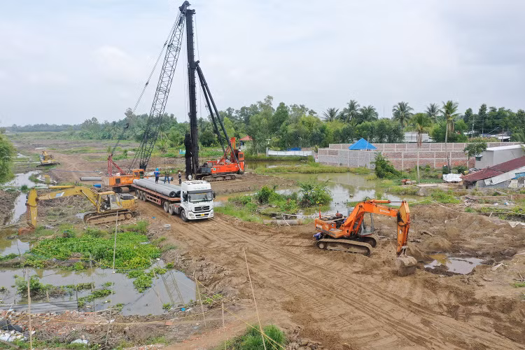Tỷ lệ giải ngân vốn đầu tư công 9 tháng đầu năm của cả nước ước đạt 47,29% kế hoạch Thủ tướng Chính phủ giao. Ảnh: Tiên Giang