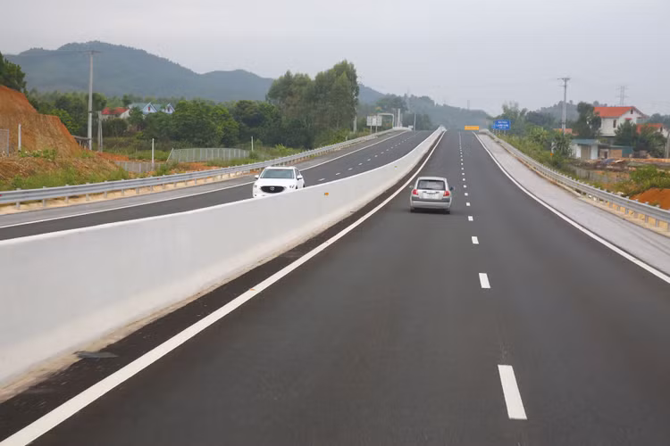 Doanh thu thu phí thực tế tại Dự án Cao tốc Bắc Giang - Lạng Sơn chỉ đạt 39% so với phương án tài chính ban đầu. Ảnh: Lê Tiên
