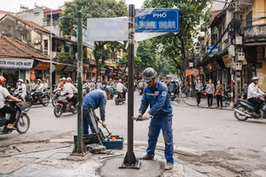 Hà Nội: Chọn được nhà thầu thay thế, lắp đặt cột biển tên đường phố tại 4 quận 